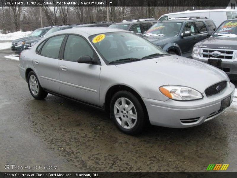 Silver Frost Metallic / Medium/Dark Flint 2007 Ford Taurus SE