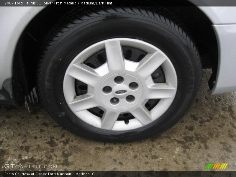 Silver Frost Metallic / Medium/Dark Flint 2007 Ford Taurus SE