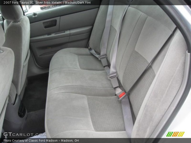 Silver Frost Metallic / Medium/Dark Flint 2007 Ford Taurus SE