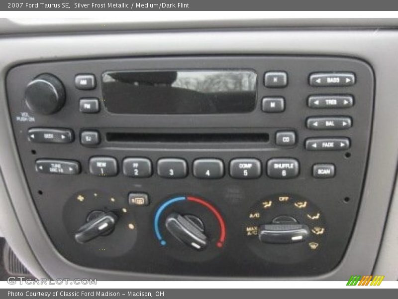 Silver Frost Metallic / Medium/Dark Flint 2007 Ford Taurus SE