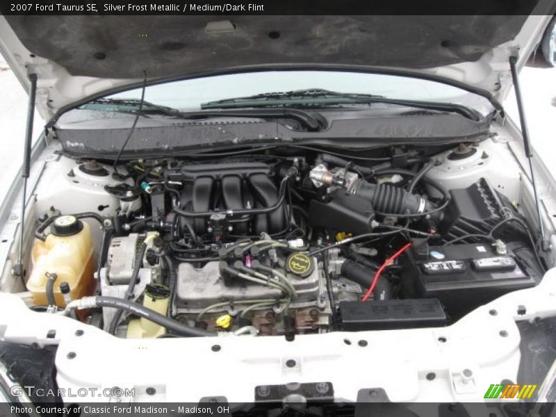 Silver Frost Metallic / Medium/Dark Flint 2007 Ford Taurus SE