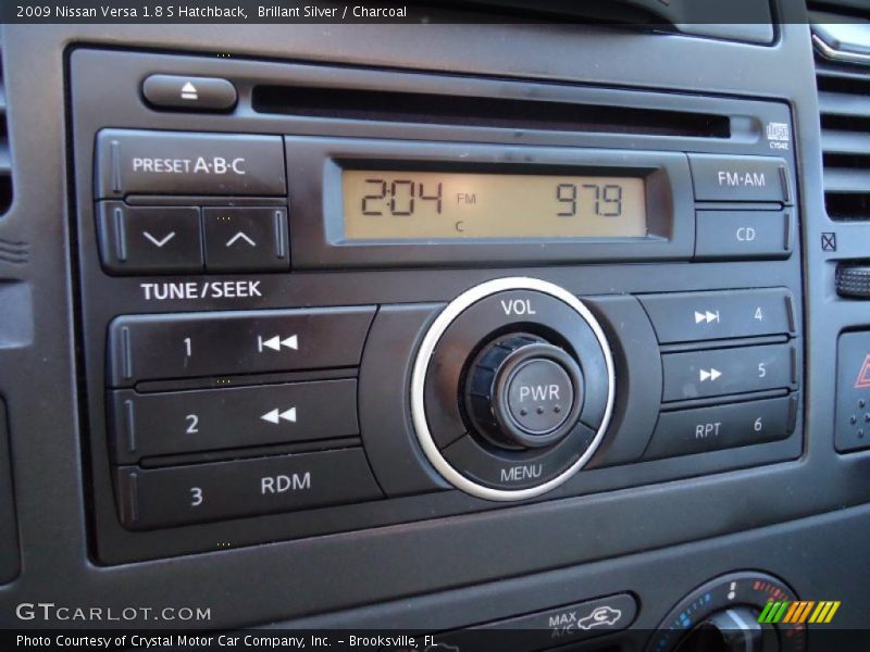 Brillant Silver / Charcoal 2009 Nissan Versa 1.8 S Hatchback