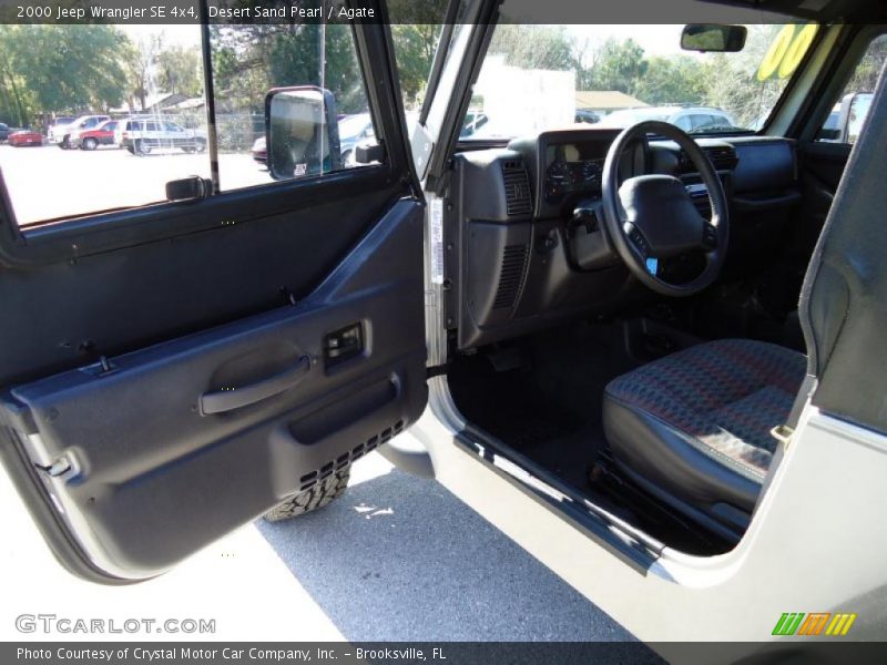 Desert Sand Pearl / Agate 2000 Jeep Wrangler SE 4x4