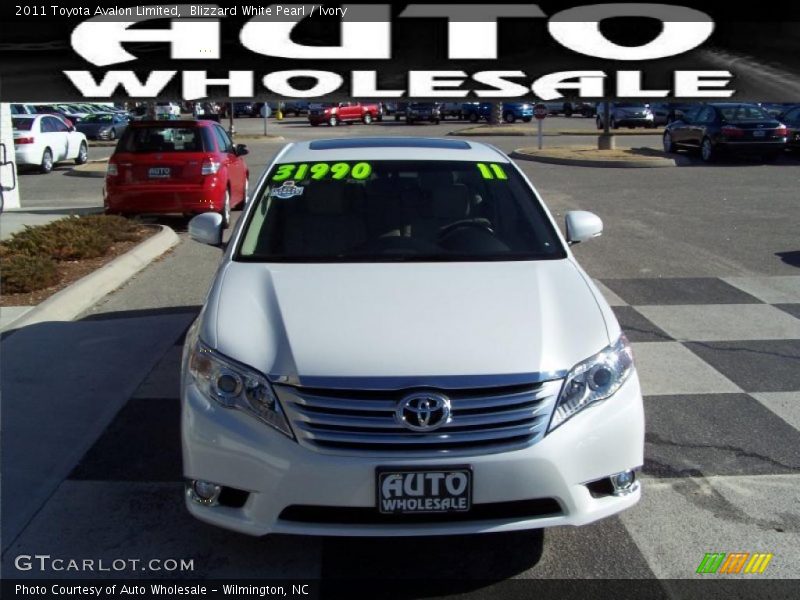 Blizzard White Pearl / Ivory 2011 Toyota Avalon Limited