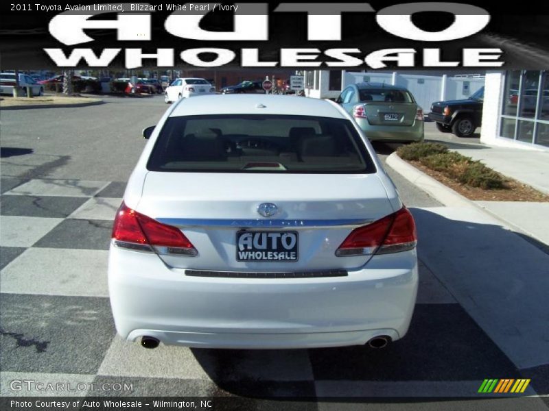 Blizzard White Pearl / Ivory 2011 Toyota Avalon Limited