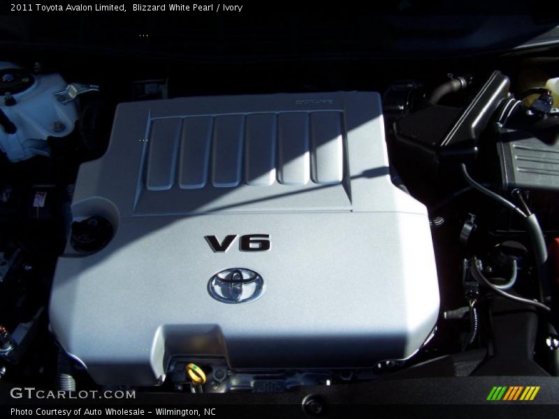 Blizzard White Pearl / Ivory 2011 Toyota Avalon Limited