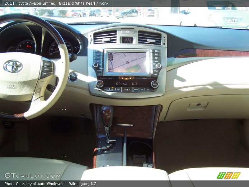 Blizzard White Pearl / Ivory 2011 Toyota Avalon Limited
