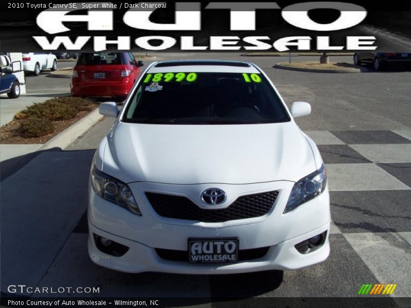 Super White / Dark Charcoal 2010 Toyota Camry SE