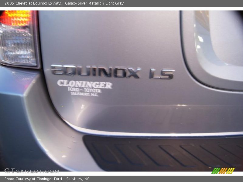Galaxy Silver Metallic / Light Gray 2005 Chevrolet Equinox LS AWD