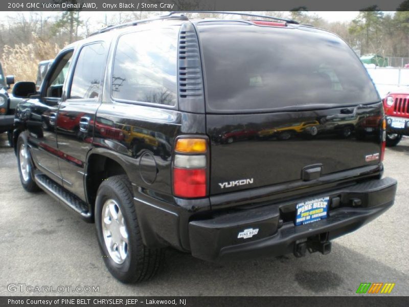 Onyx Black / Stone Gray 2004 GMC Yukon Denali AWD