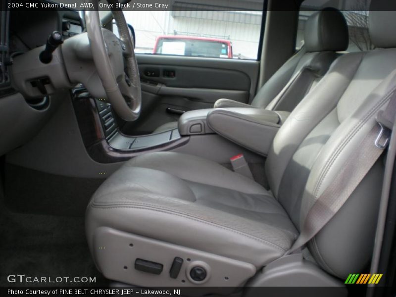 Onyx Black / Stone Gray 2004 GMC Yukon Denali AWD
