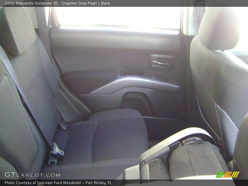 Graphite Gray Pearl / Black 2009 Mitsubishi Outlander ES