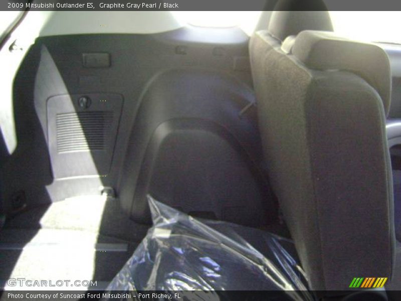 Graphite Gray Pearl / Black 2009 Mitsubishi Outlander ES