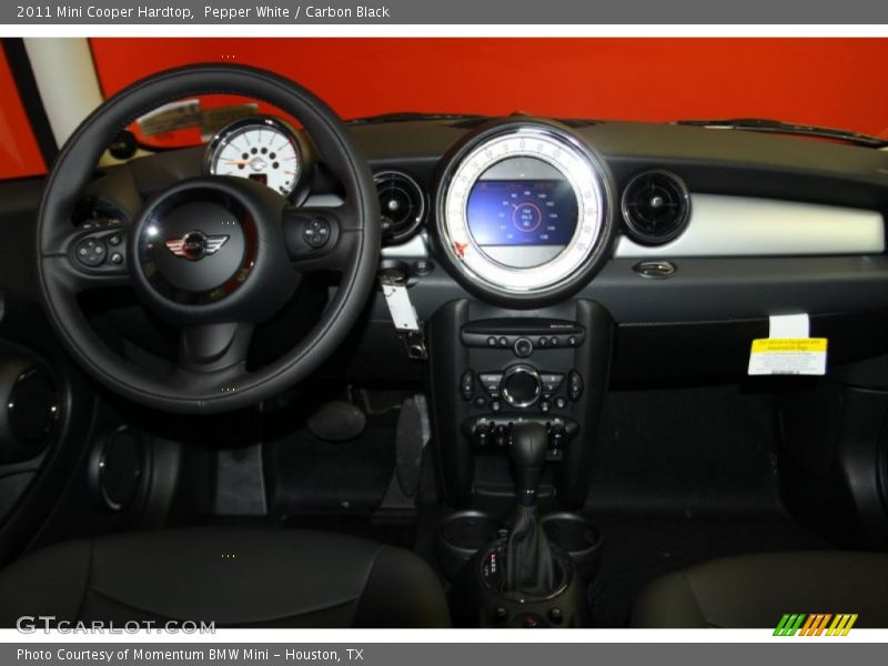 Pepper White / Carbon Black 2011 Mini Cooper Hardtop
