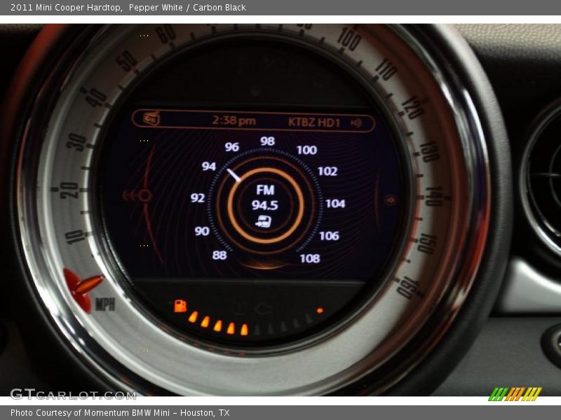 Pepper White / Carbon Black 2011 Mini Cooper Hardtop