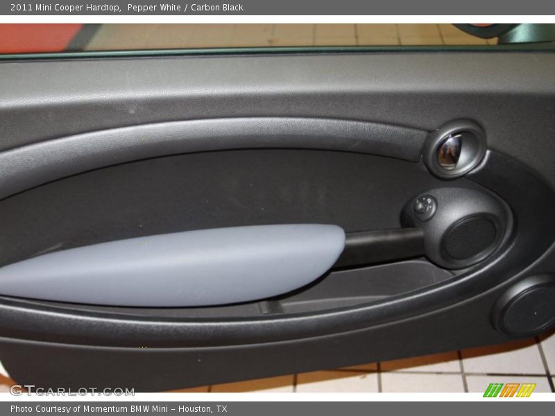 Pepper White / Carbon Black 2011 Mini Cooper Hardtop