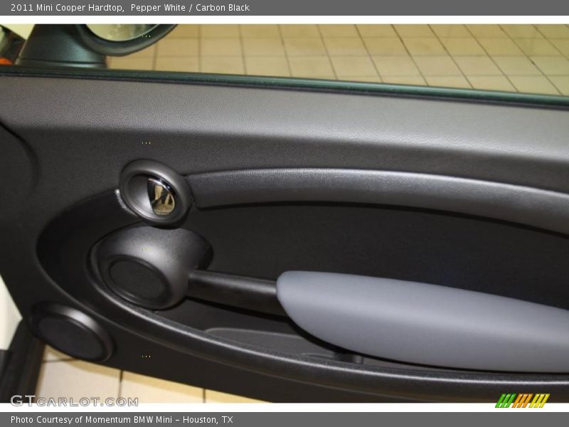Pepper White / Carbon Black 2011 Mini Cooper Hardtop