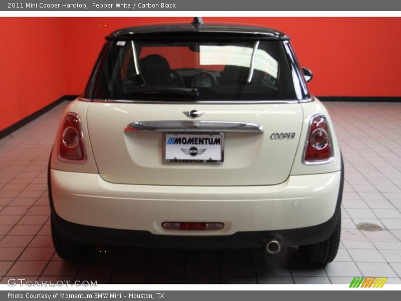 Pepper White / Carbon Black 2011 Mini Cooper Hardtop