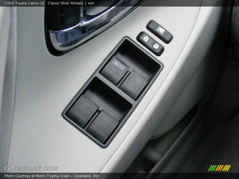 Classic Silver Metallic / Ash 2009 Toyota Camry LE