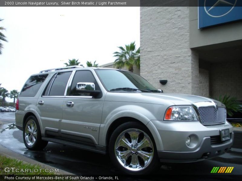 Silver Birch Metallic / Light Parchment 2003 Lincoln Navigator Luxury