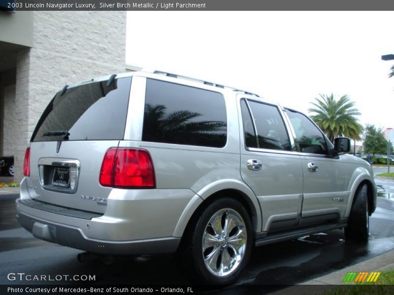 Silver Birch Metallic / Light Parchment 2003 Lincoln Navigator Luxury