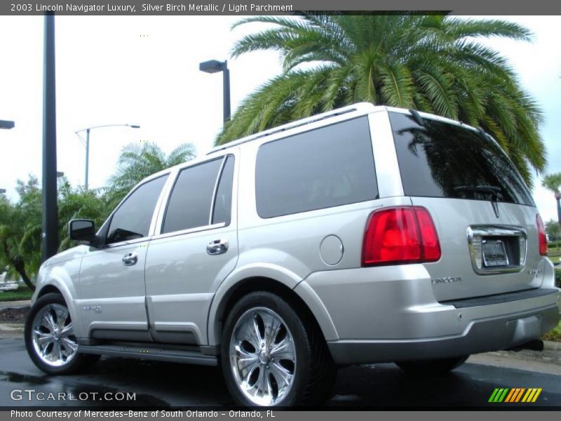 Silver Birch Metallic / Light Parchment 2003 Lincoln Navigator Luxury