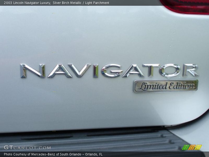 Silver Birch Metallic / Light Parchment 2003 Lincoln Navigator Luxury