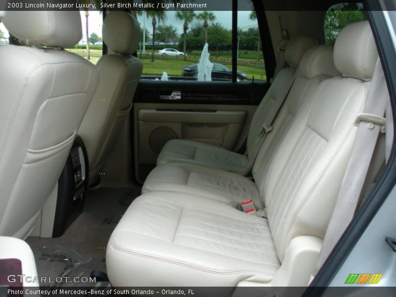 Silver Birch Metallic / Light Parchment 2003 Lincoln Navigator Luxury