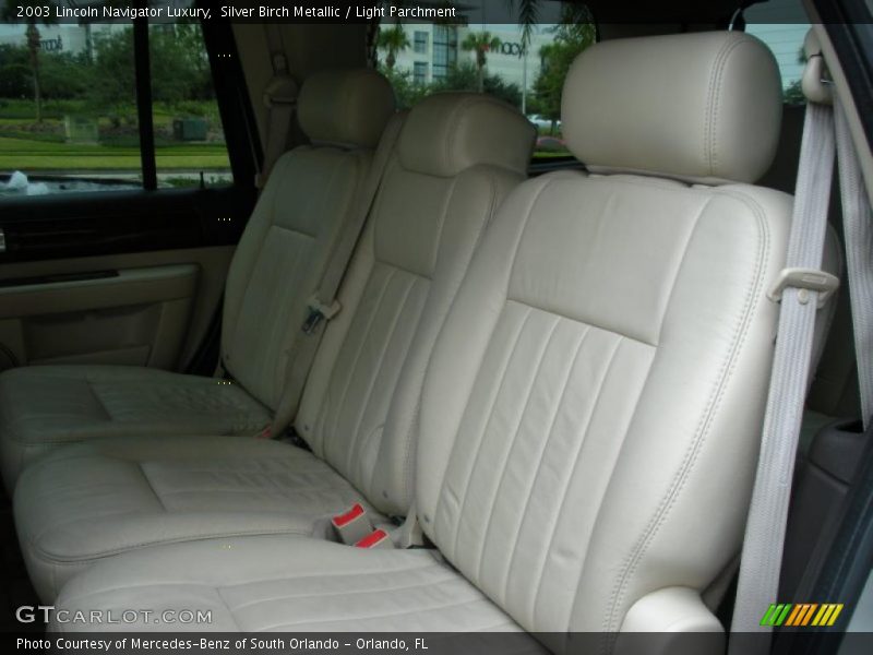 Silver Birch Metallic / Light Parchment 2003 Lincoln Navigator Luxury