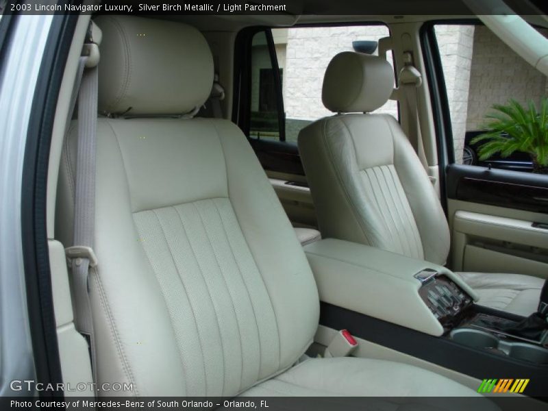 Silver Birch Metallic / Light Parchment 2003 Lincoln Navigator Luxury