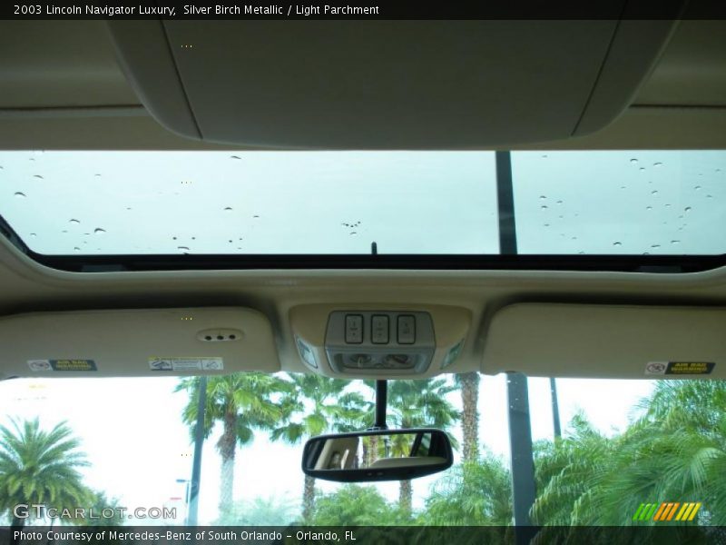 Silver Birch Metallic / Light Parchment 2003 Lincoln Navigator Luxury