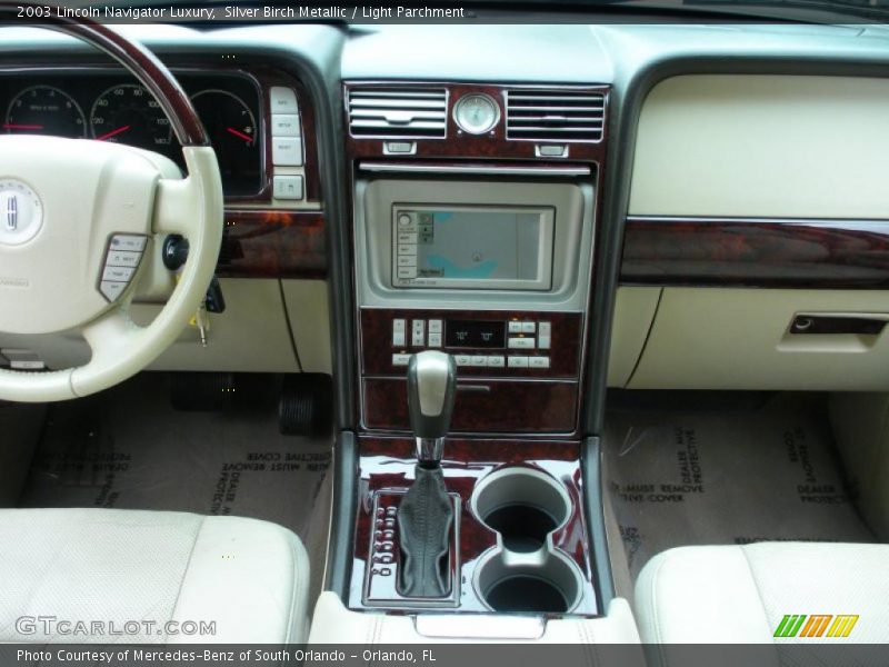 Silver Birch Metallic / Light Parchment 2003 Lincoln Navigator Luxury