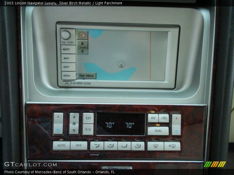 Silver Birch Metallic / Light Parchment 2003 Lincoln Navigator Luxury