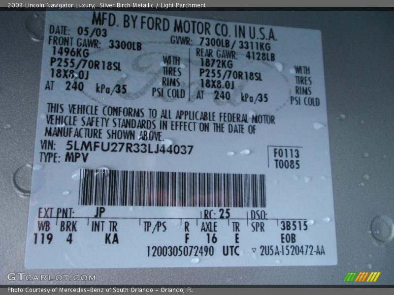 Silver Birch Metallic / Light Parchment 2003 Lincoln Navigator Luxury