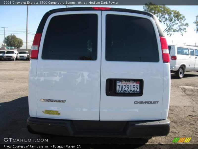 Summit White / Medium Dark Pewter 2005 Chevrolet Express 3500 Cargo Van