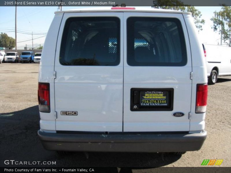 Oxford White / Medium Flint 2005 Ford E Series Van E150 Cargo