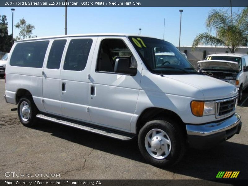 Oxford White / Medium Flint Grey 2007 Ford E Series Van E150 Passenger