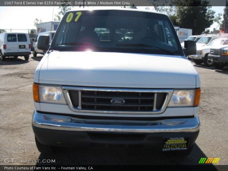 Oxford White / Medium Flint Grey 2007 Ford E Series Van E150 Passenger