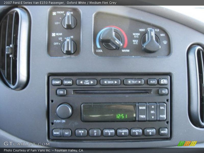 Oxford White / Medium Flint Grey 2007 Ford E Series Van E150 Passenger