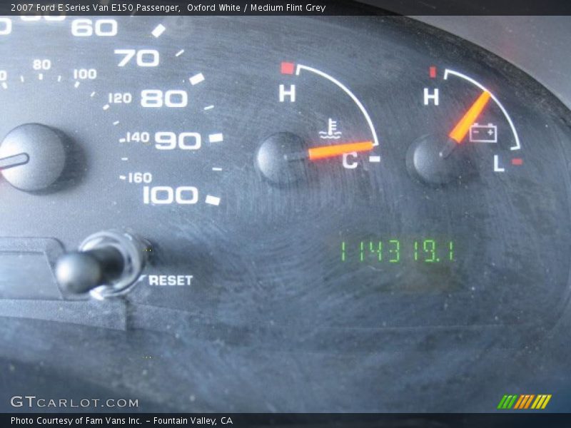 Oxford White / Medium Flint Grey 2007 Ford E Series Van E150 Passenger