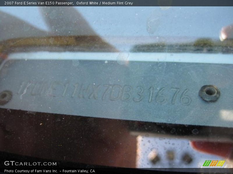 Oxford White / Medium Flint Grey 2007 Ford E Series Van E150 Passenger