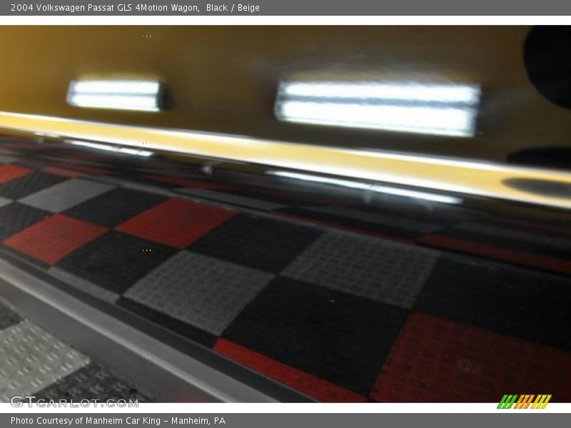 Black / Beige 2004 Volkswagen Passat GLS 4Motion Wagon