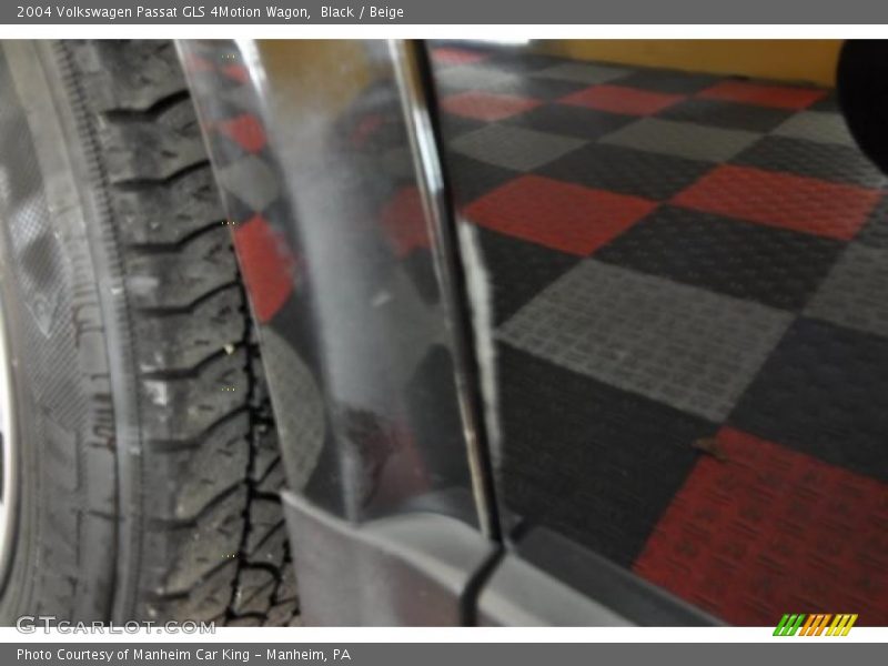 Black / Beige 2004 Volkswagen Passat GLS 4Motion Wagon