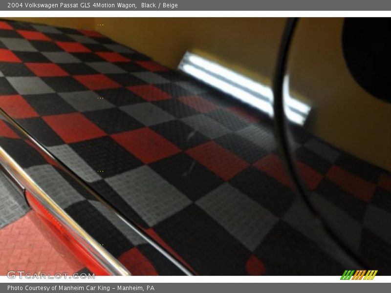 Black / Beige 2004 Volkswagen Passat GLS 4Motion Wagon