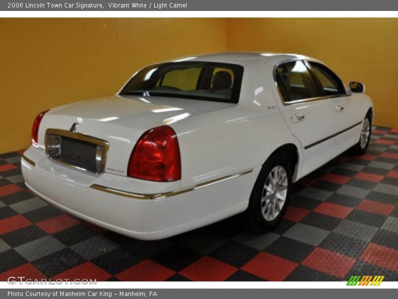 Vibrant White / Light Camel 2006 Lincoln Town Car Signature