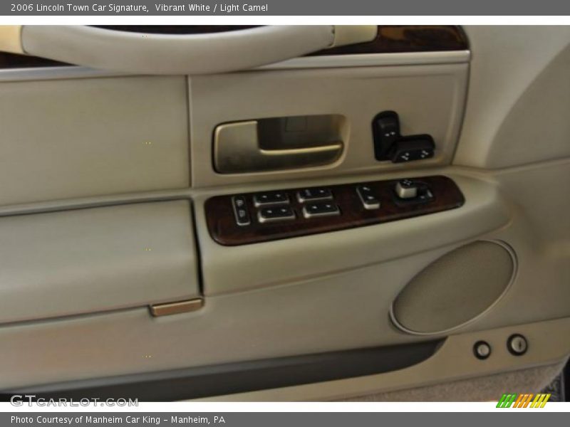Vibrant White / Light Camel 2006 Lincoln Town Car Signature