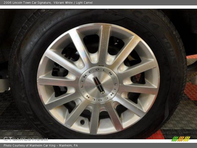 2006 Town Car Signature Wheel