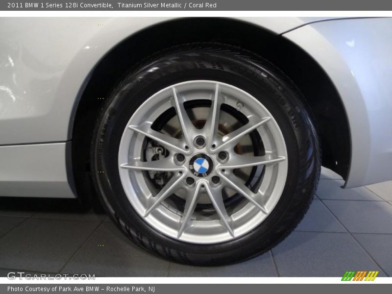  2011 1 Series 128i Convertible Wheel