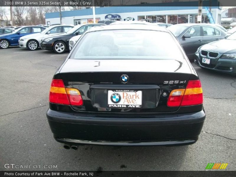 Jet Black / Grey 2003 BMW 3 Series 325xi Sedan