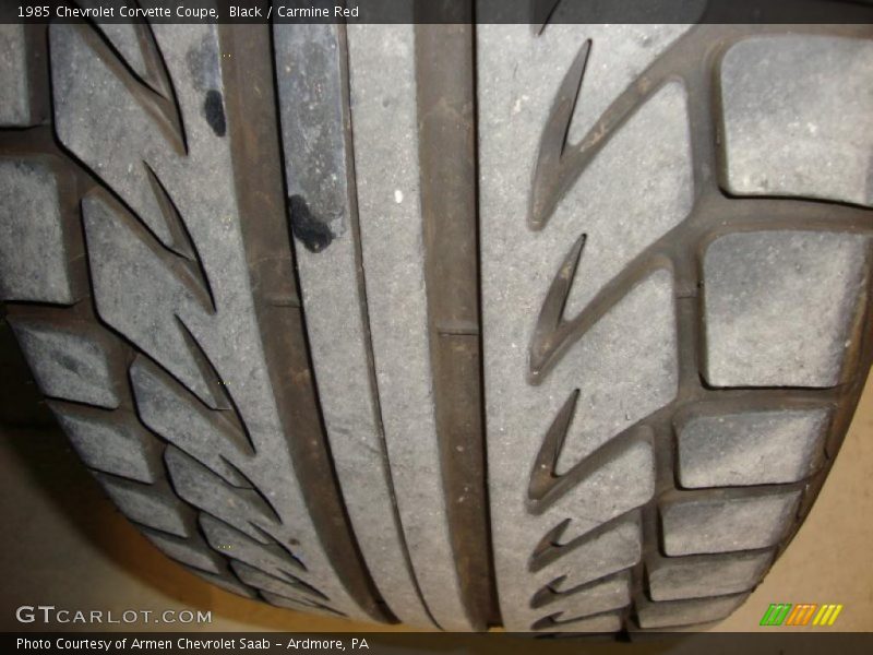 Black / Carmine Red 1985 Chevrolet Corvette Coupe